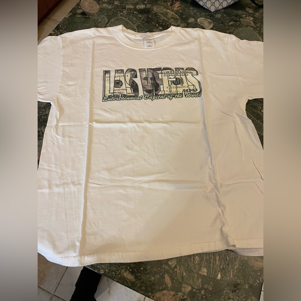 Las Vegas Money tshirt. Size xl